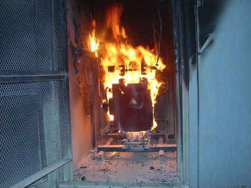 夏日炎炎，北京創(chuàng)聯(lián)匯通電氣教你必備油浸式變壓器防火常識